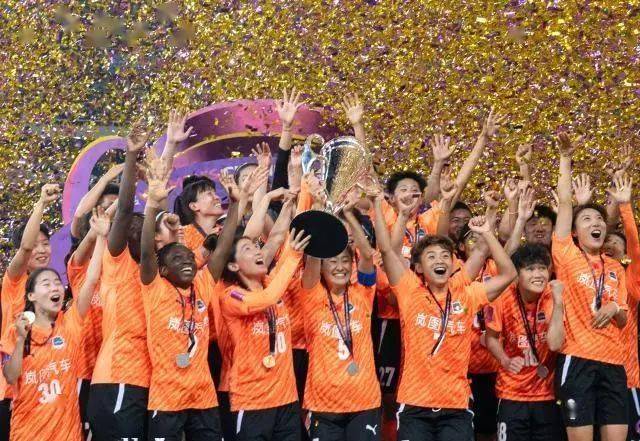 开云下载-关于场上搏命！中国女足球员勇夺胜利！的信息