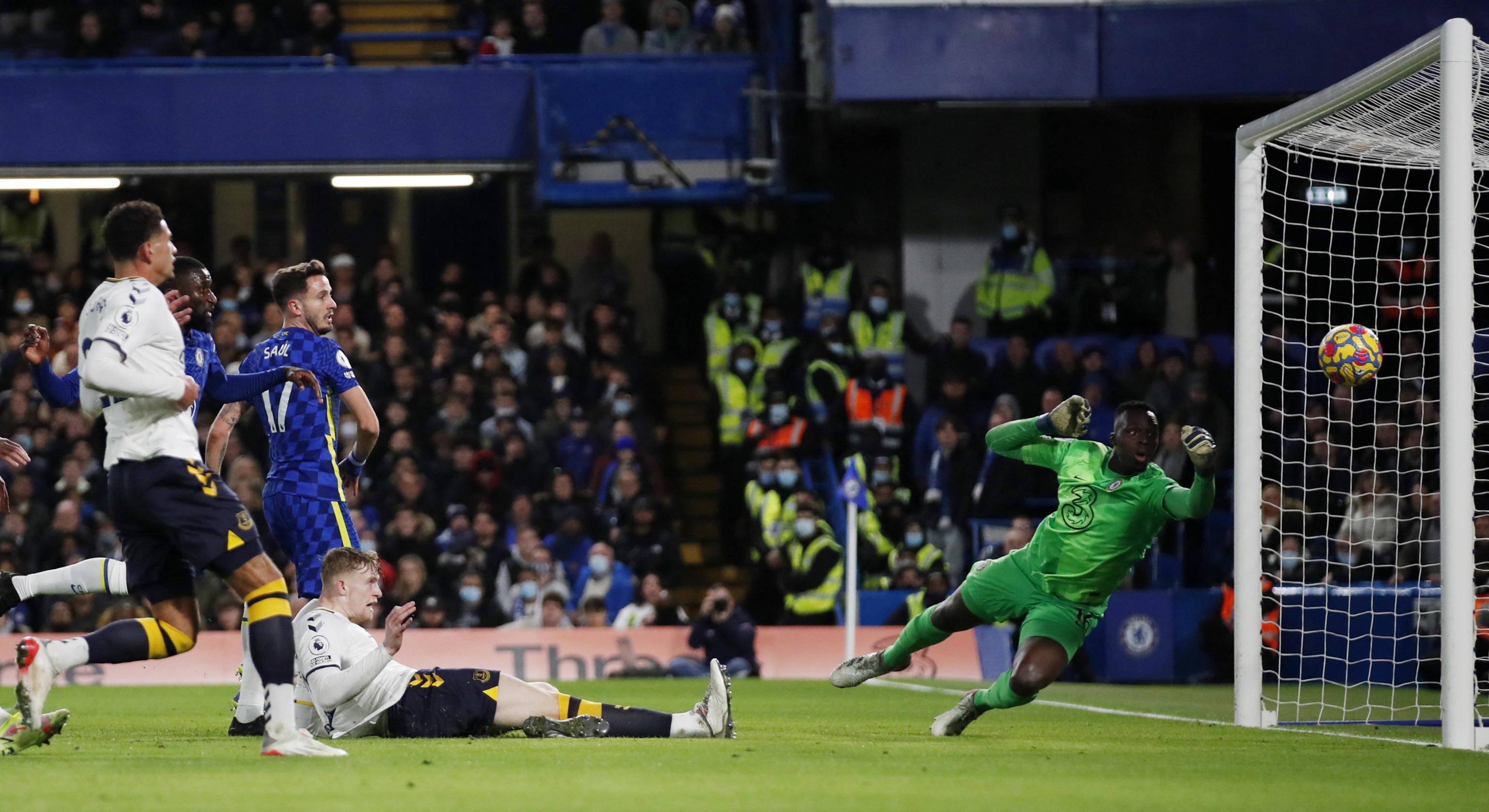 切尔西面对皇马挑战,备战紧张 切尔西面对皇马挑战,备战紧张