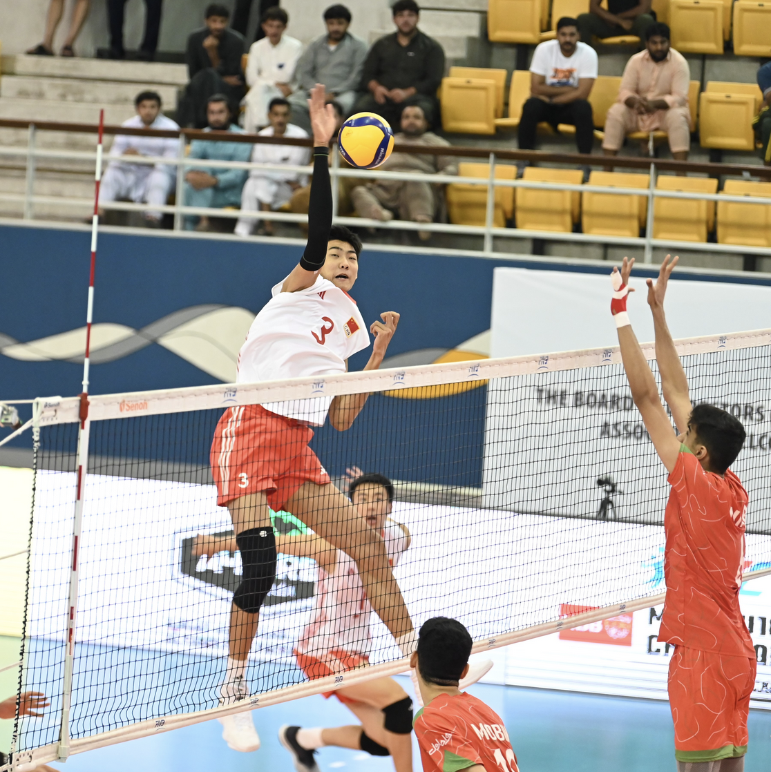 中国男队夺得排球比赛冠军,巩固领先地位 中国男队夺得排球比赛冠军,巩固领先地位