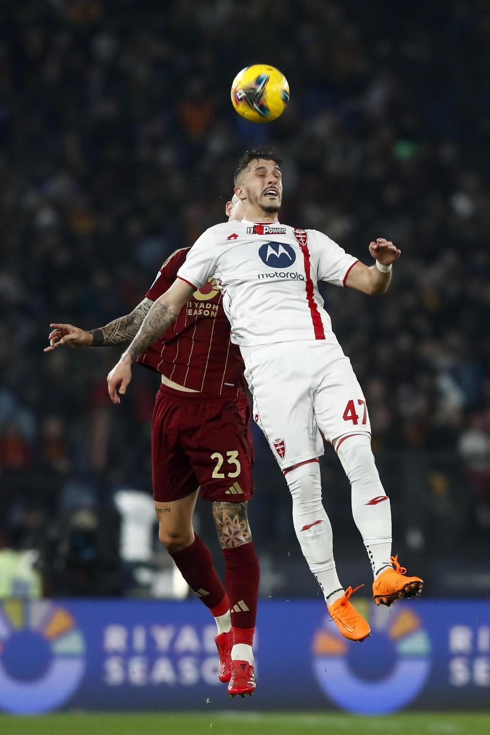 开云体育下载-罗马球队备战意甲联赛，迎战强敌挑战