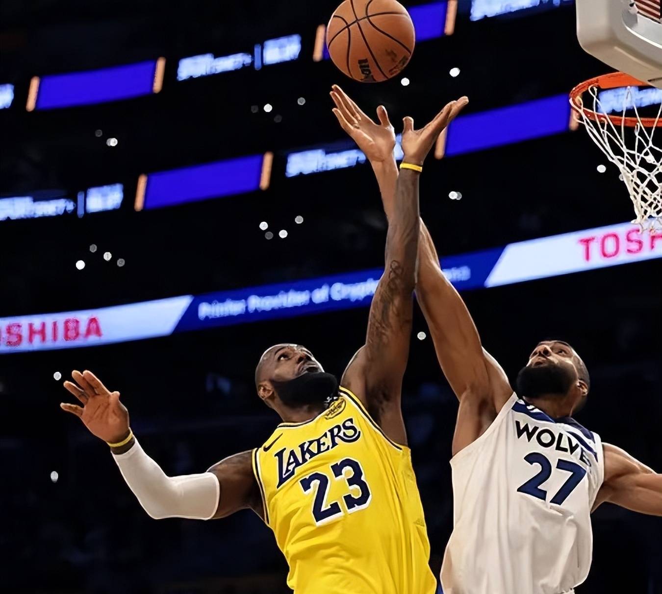 湖人再胜！詹姆斯展现绝对统治力的简单介绍