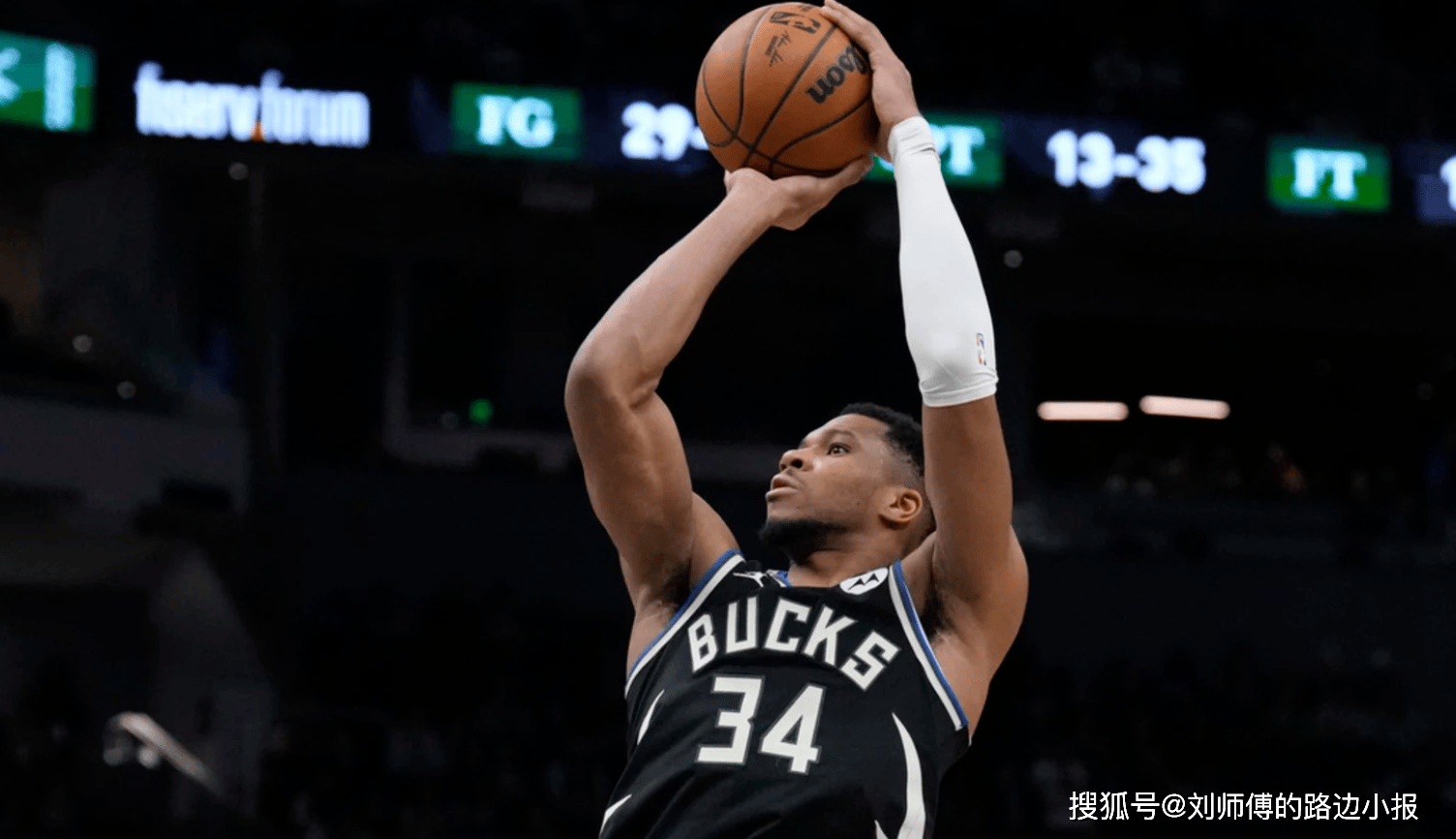 开云体育在线-雄鹿队关键时刻表现不佳，急需找回状态