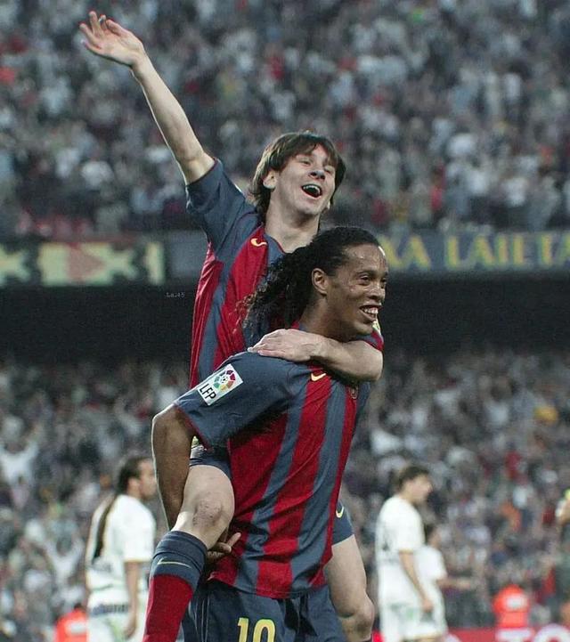 开云体育下载-梅西轻松突破对手防线，巴萨大胜在望！