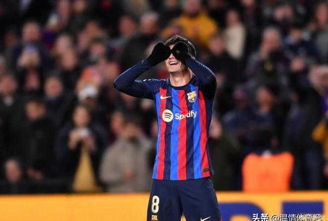 梅西轻松突破对手防线,巴萨大胜在望! 梅西轻松突破对手防线,巴萨大胜在望!