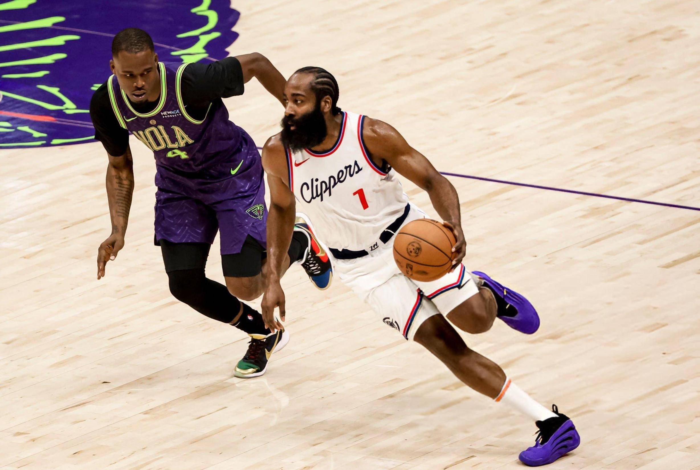 开云APP-快船连续两场大胜，浓眉哥稳坐得分王宝座的简单介绍