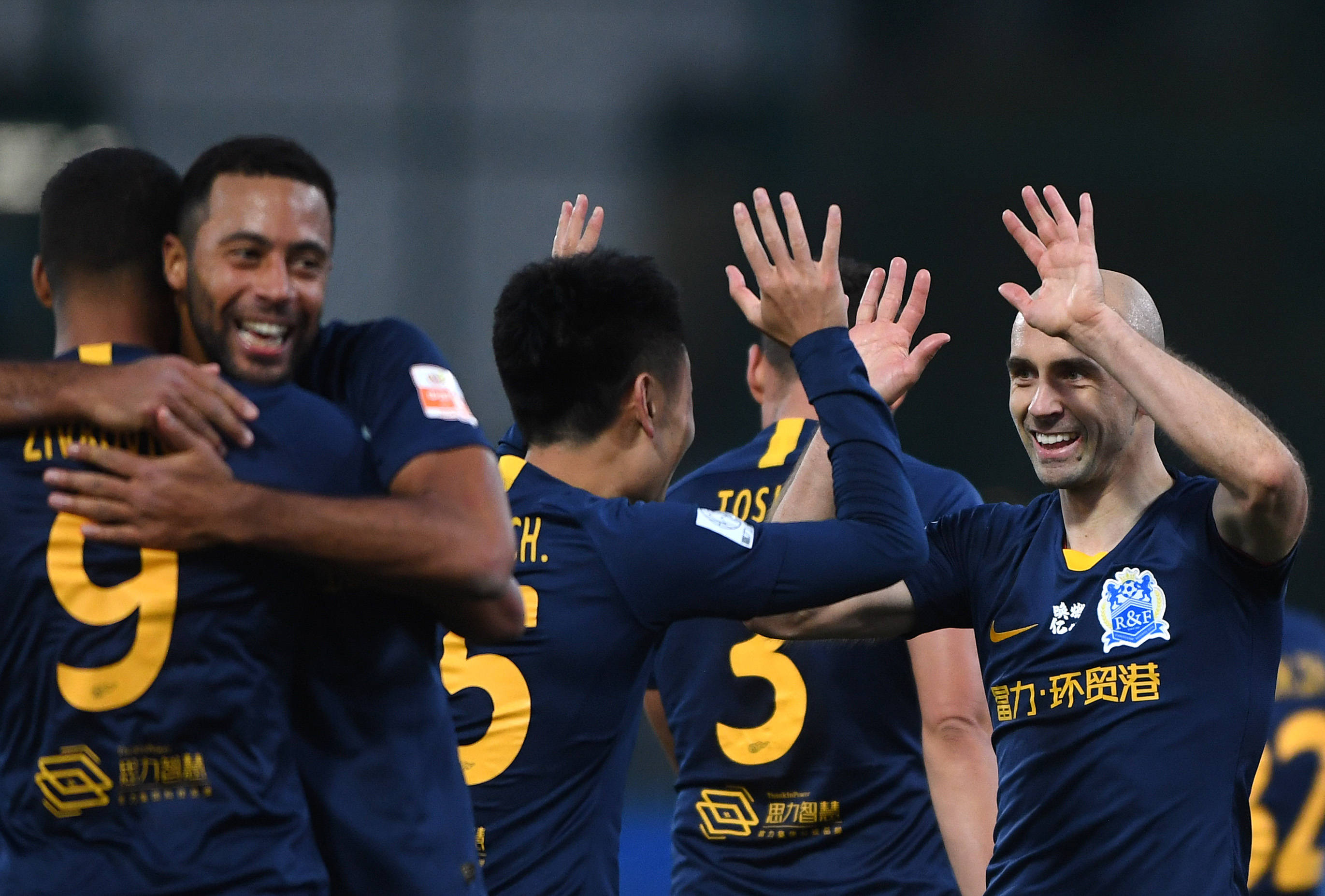 广州富力在比赛中展现出色发挥,备受瞩目的简单介绍 广州富力在比赛中展现出色发挥,备受瞩目的简单介绍