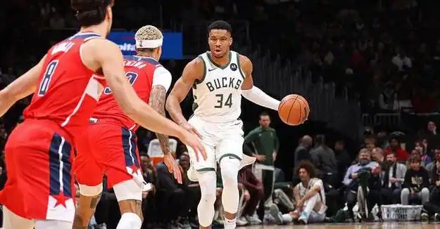 雄鹿在主场大胜篮网晋级东部半决赛