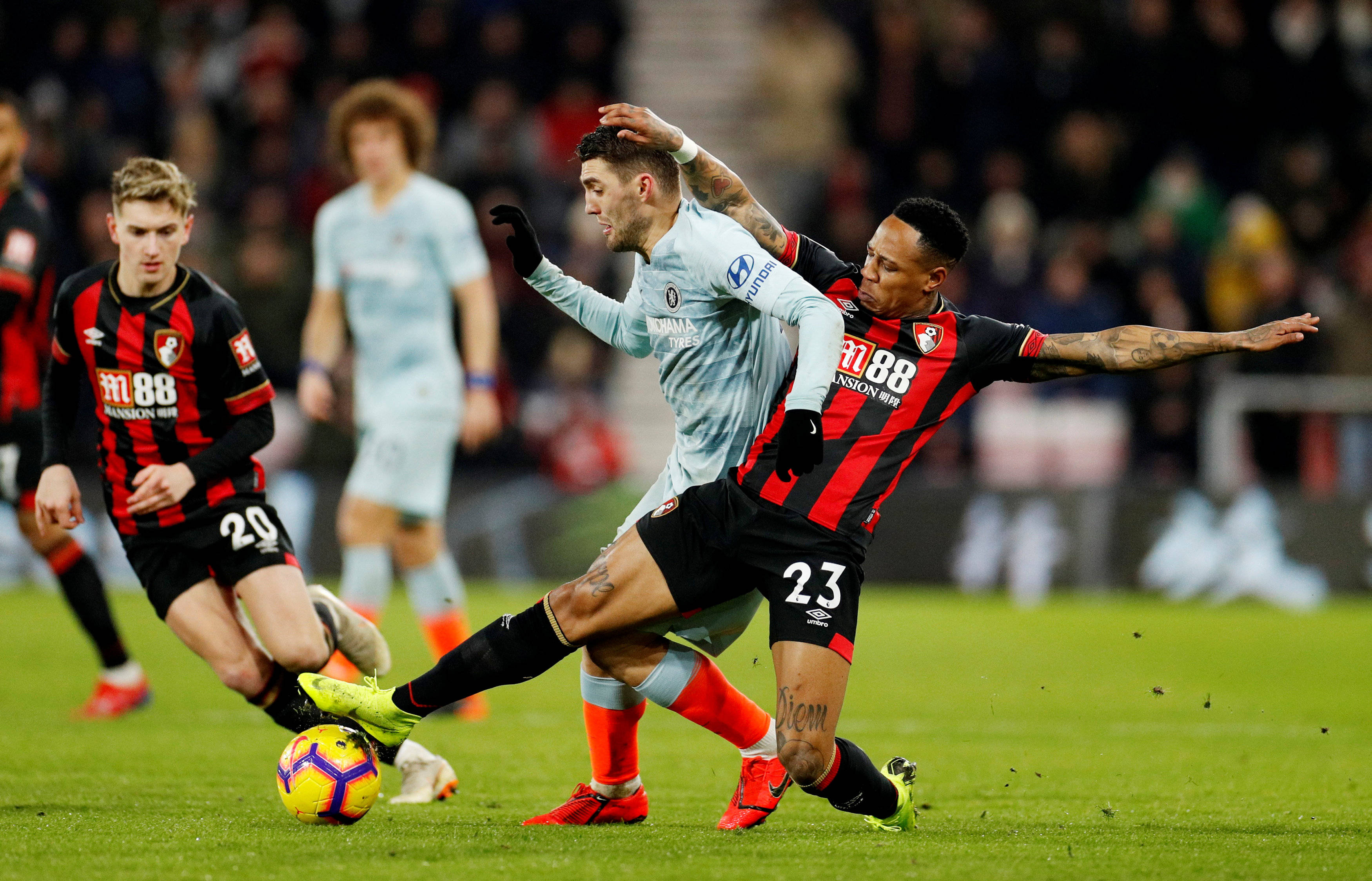 曼城压哨胜伯恩茅斯,继续领跑英超 曼城压哨胜伯恩茅斯,继续领跑英超