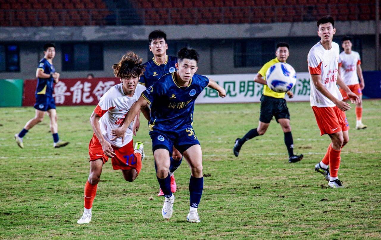 战队力争上游,球员全力以赴 战队力争上游,球员全力以赴