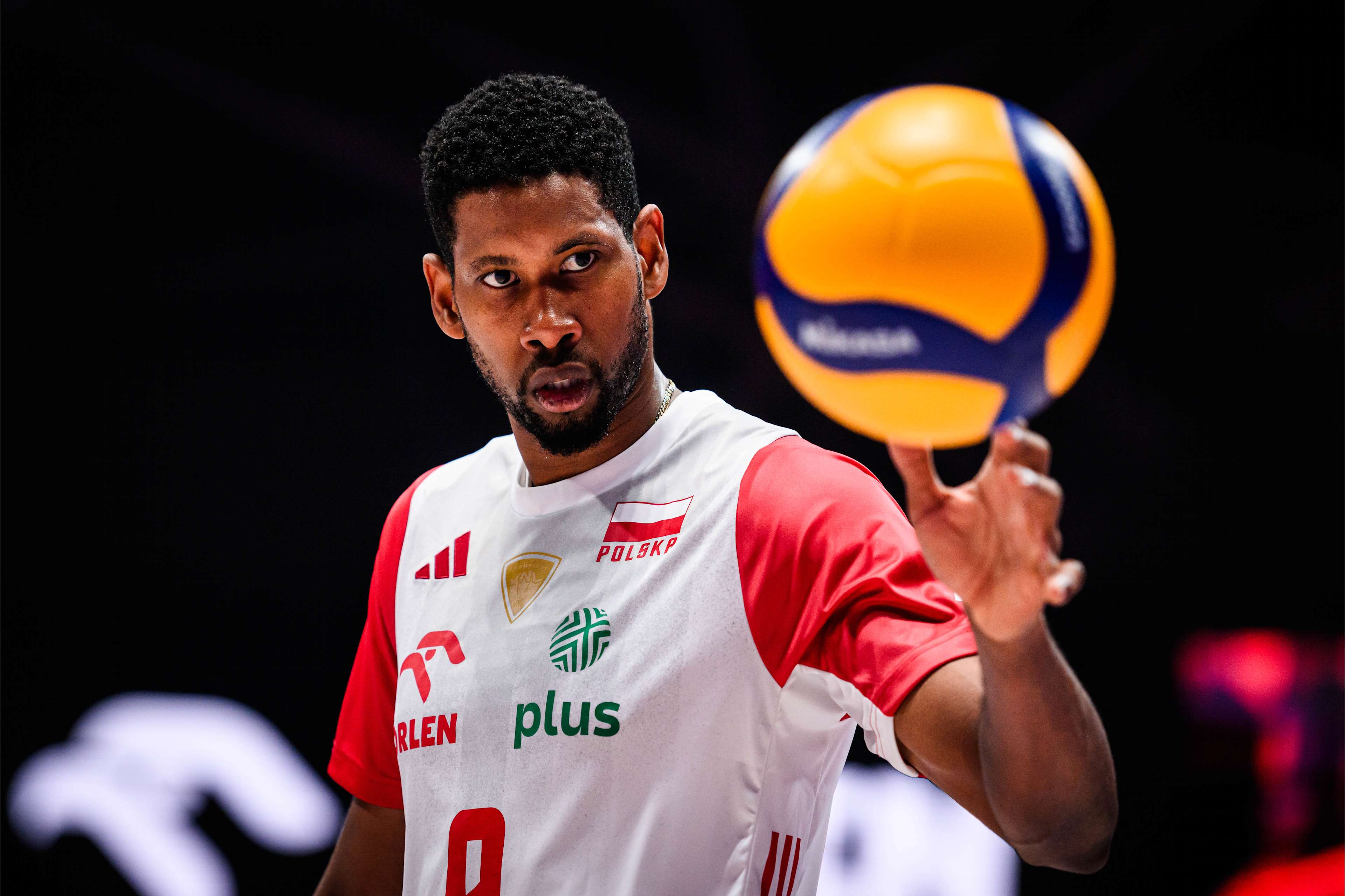 开云体育中国-波兰队斩获欧锦赛决赛阶段资格，表现惊艳的简单介绍