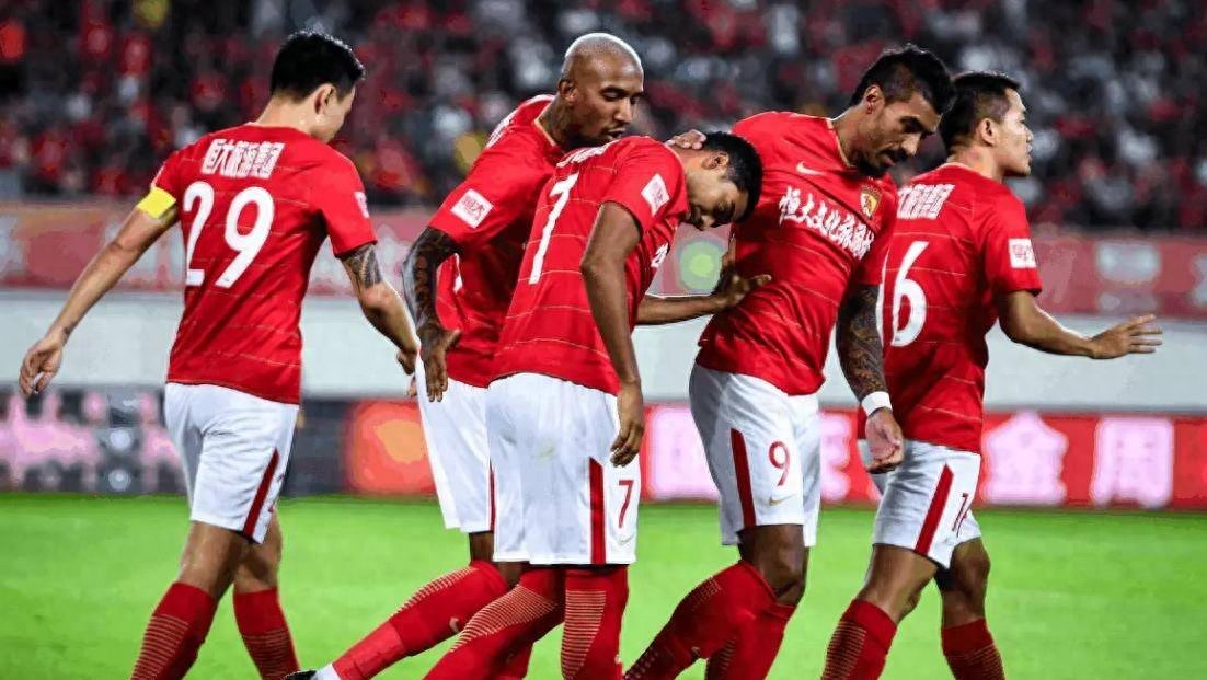 上港主场大胜,实力尽显 上港主场大胜,实力尽显