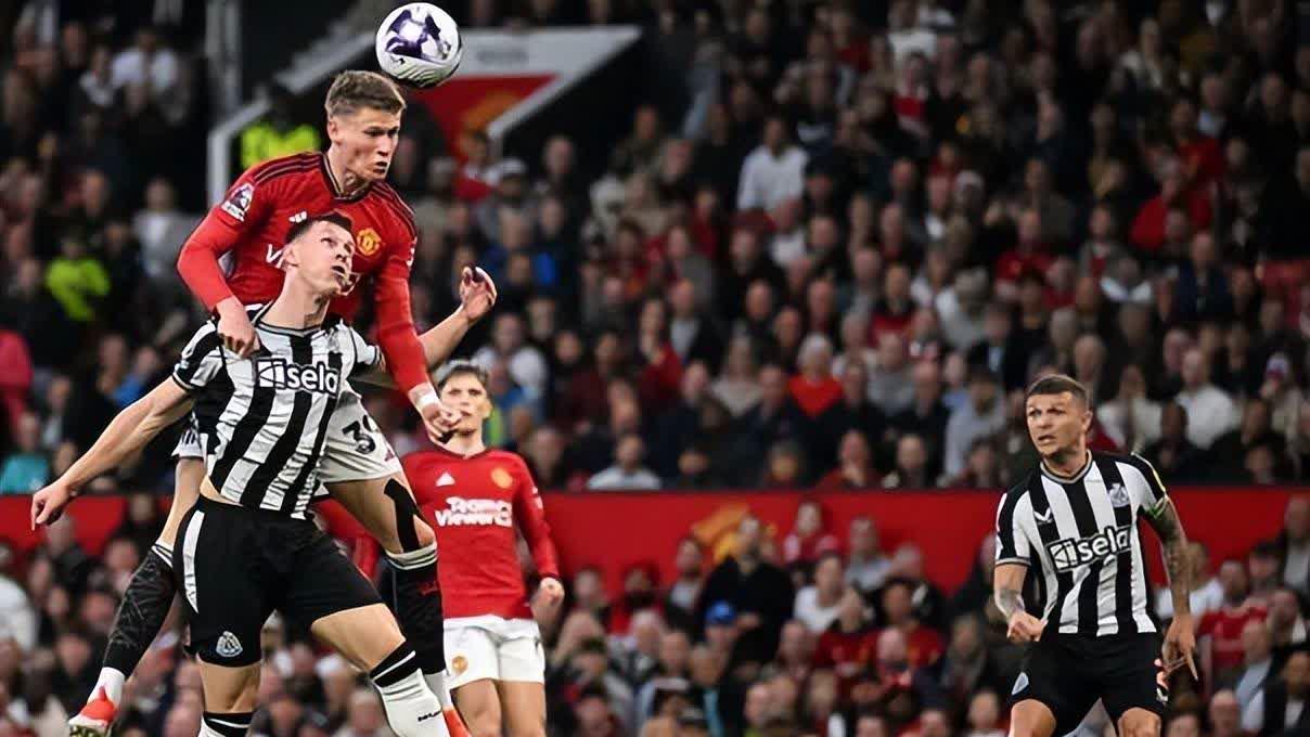 开云体育入口-曼联前场利用空档，传中射门遥遥准确进球掩不住传控速度的简单介绍