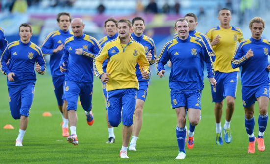 乌克兰球员受到多家豪门俱乐部追逐他将如何做出抉择的简单介绍 乌克兰球员受到多家豪门俱乐部追逐他将如何做出抉择的简单介绍