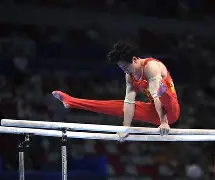 体操团体大比拼,队员齐心协力夺冠的简单介绍 体操团体大比拼,队员齐心协力夺冠的简单介绍