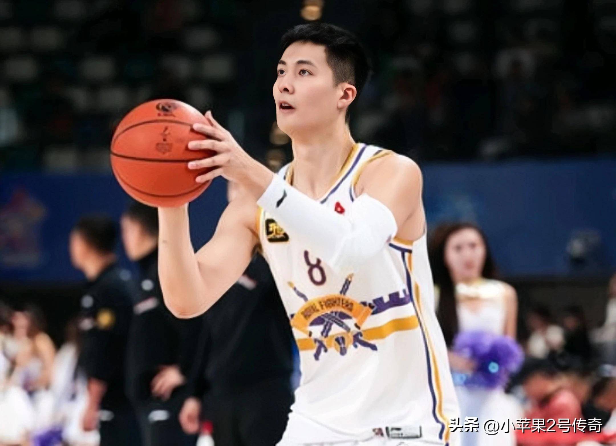 篮球职业联赛球员全力以赴,场上比赛激烈淘汰赛的简单介绍 篮球职业联赛球员全力以赴,场上比赛激烈淘汰赛的简单介绍