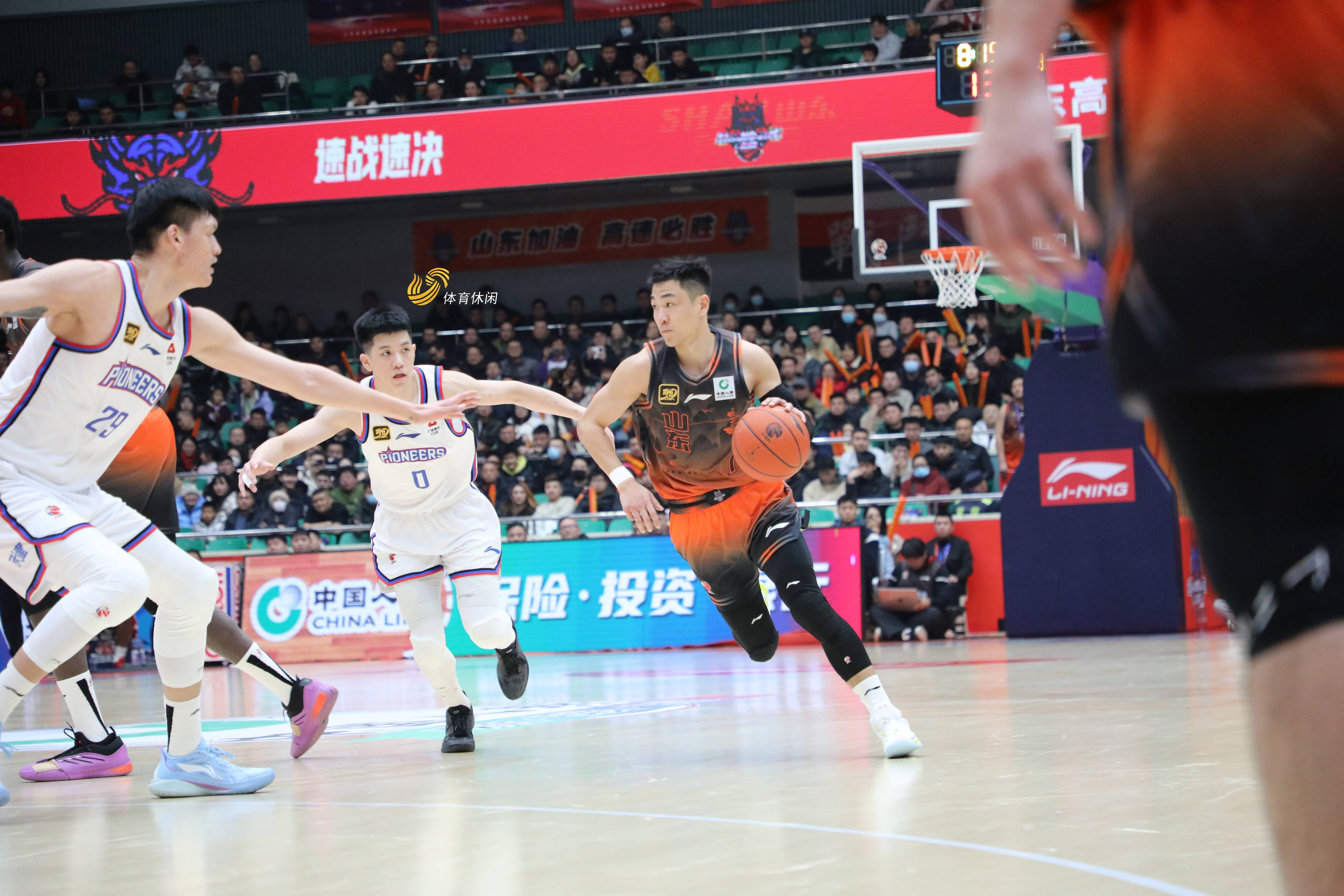 山东男篮不敌对手,接连失利 山东男篮不敌对手,接连失利