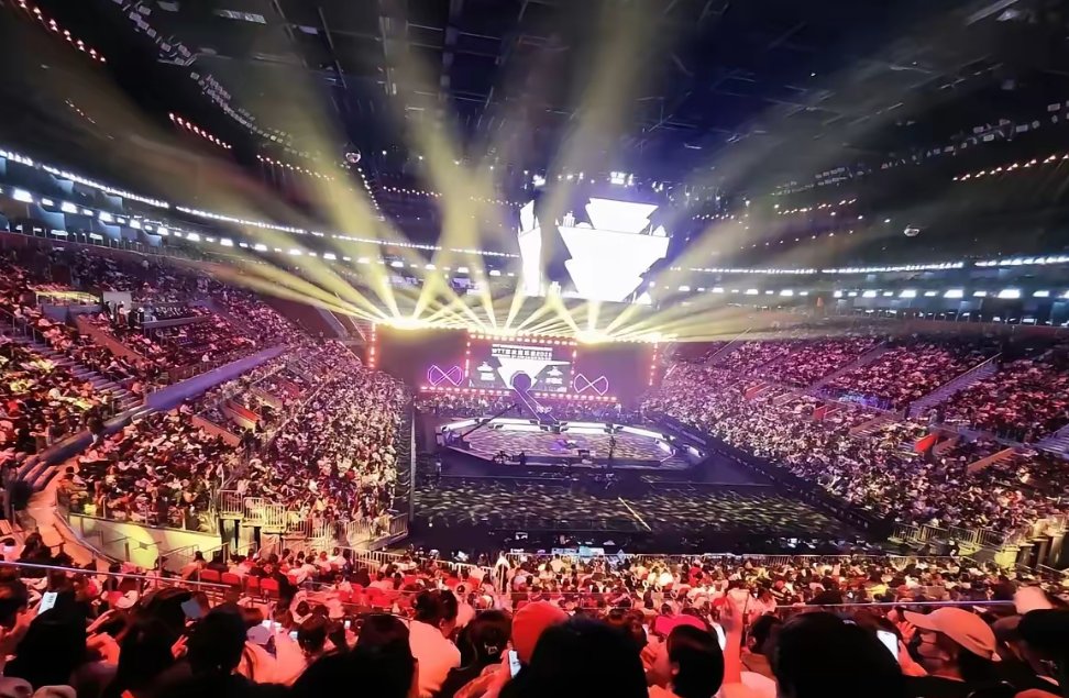 开云体育平台APP-比赛现场气氛热烈，观众热情高涨