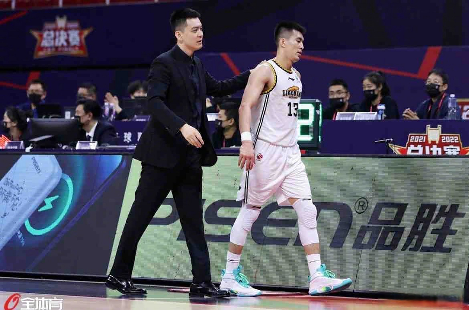 开云APP-广西男篮苦战告捷，挣得关键胜利