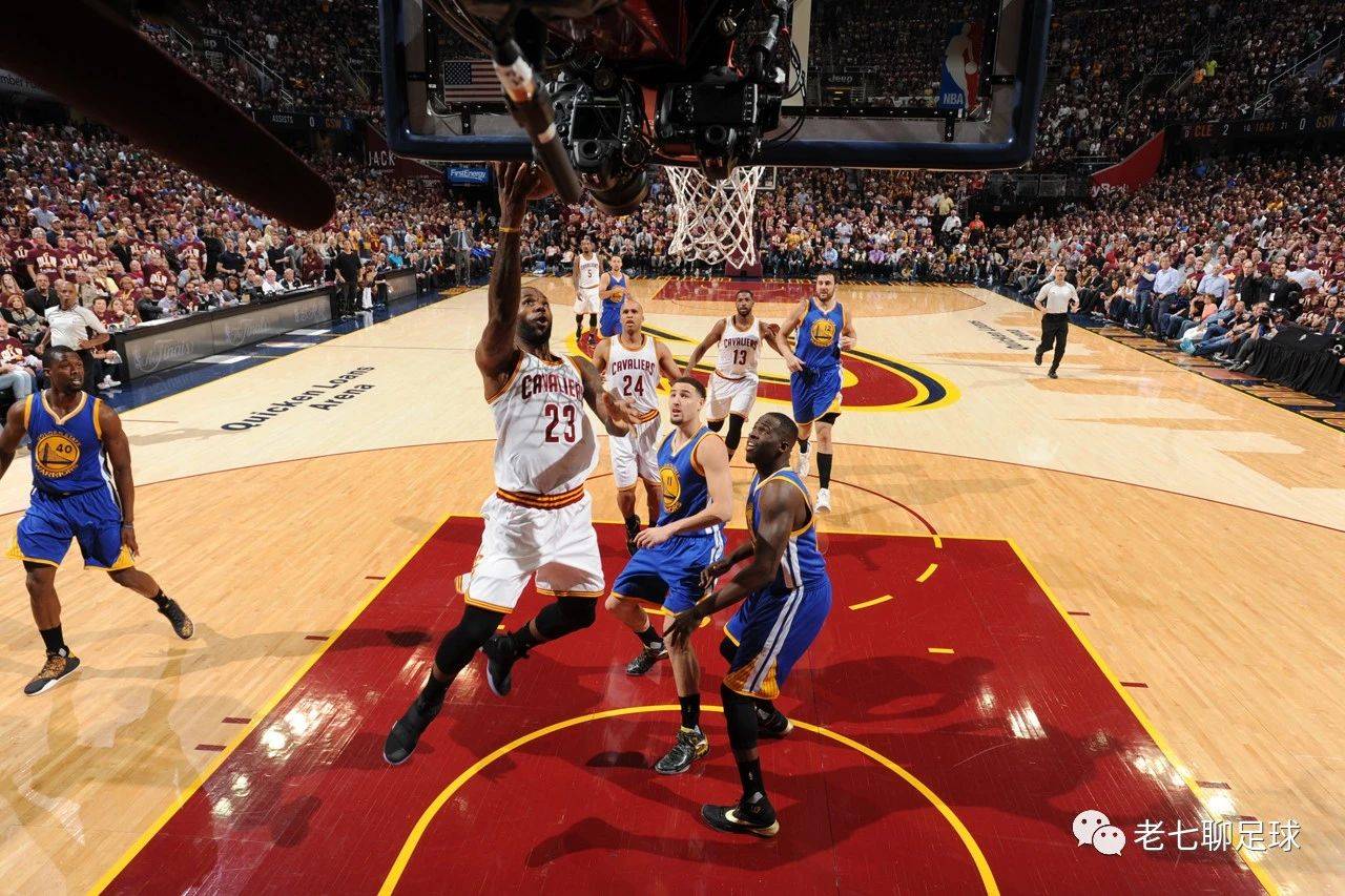 勇士迎来一场惊险的足球对决的简单介绍 勇士迎来一场惊险的足球对决的简单介绍