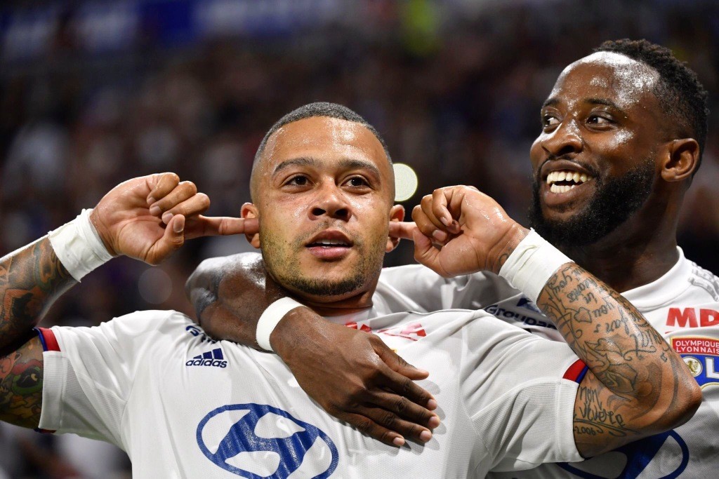 开云平台-网球赛事中曼联战胜对手成功伤退