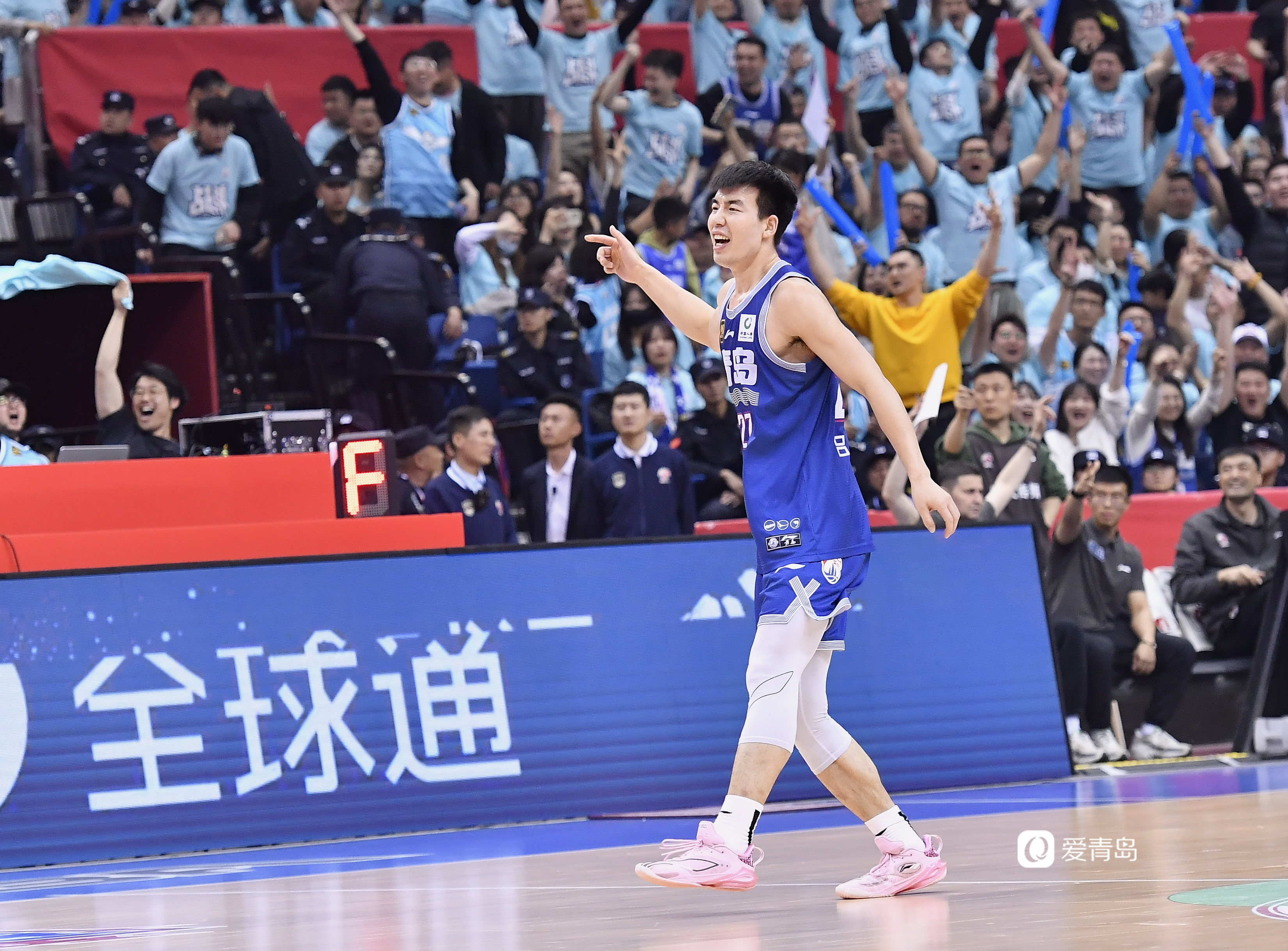 重庆男篮在主场击败了青岛男篮 重庆男篮在主场击败了青岛男篮