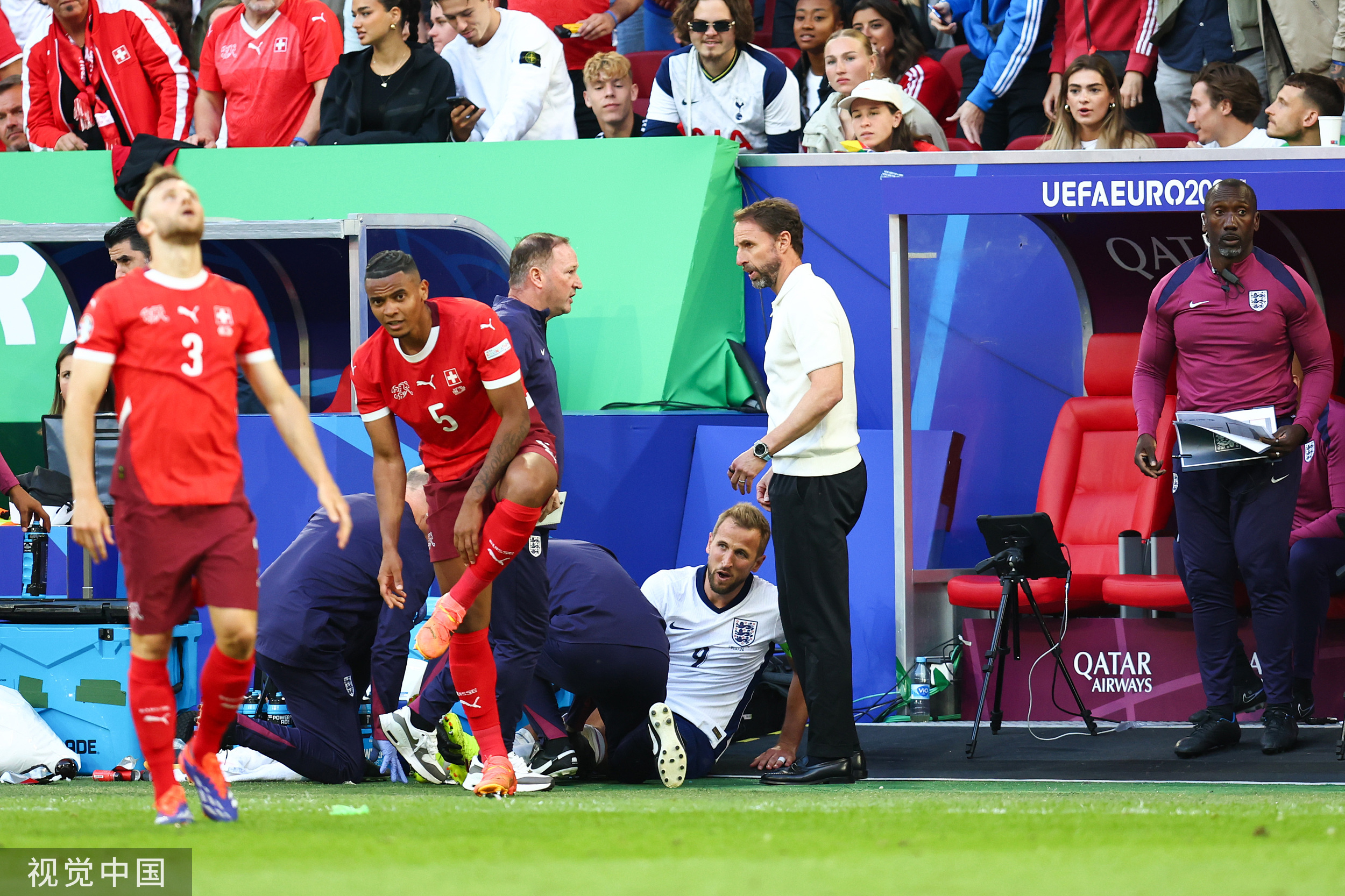 包含欧预赛比赛紧张刺激，精彩瞬间无处不在的词条