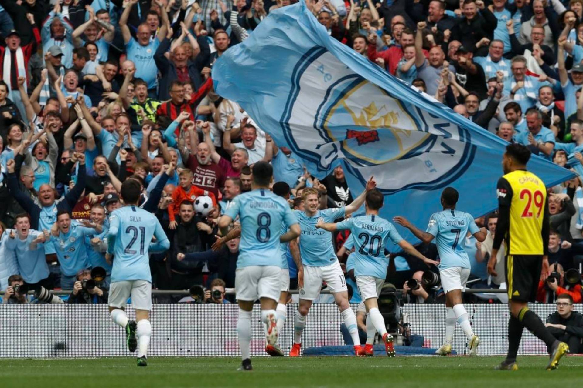 曼城队连胜势头不减对手难阻的简单介绍