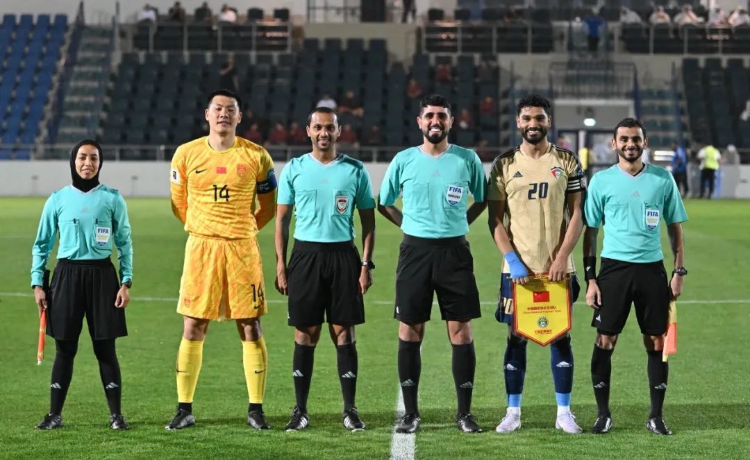 开云平台-关于欧预赛热身赛打响，球员们为胜利拼尽全力的信息