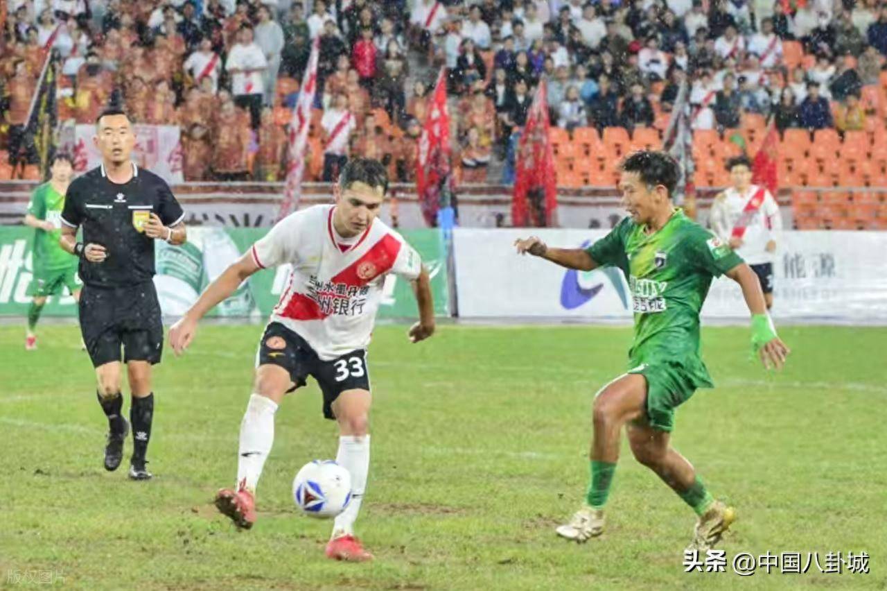 关于欧预赛热身赛打响，球员们为胜利拼尽全力的信息