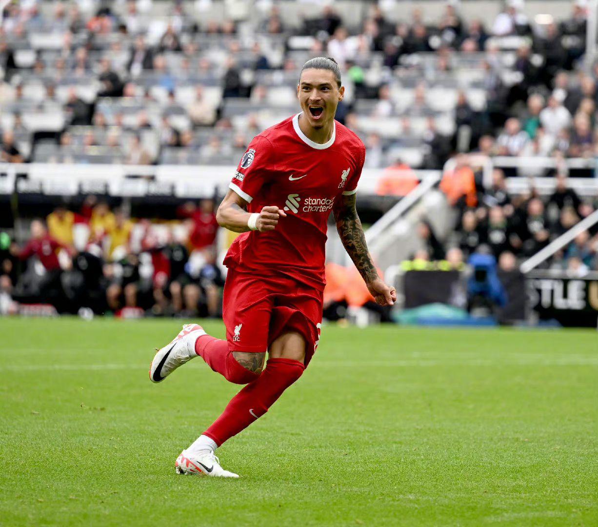 开云体育平台APP-利物浦客场逆转赢得一场关键战役