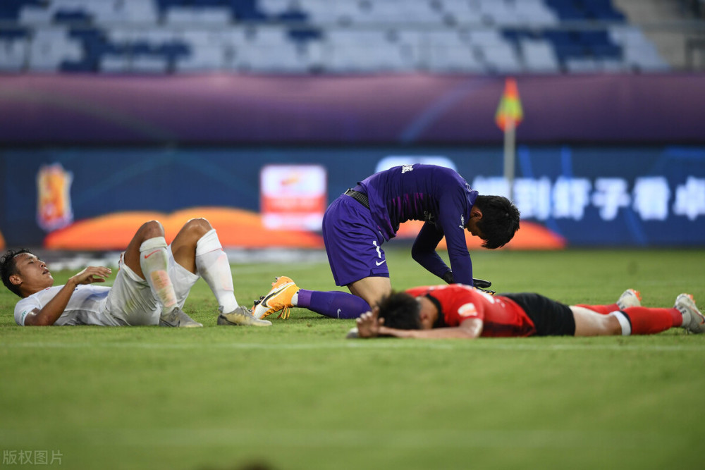 开云体育app-上海队惨遭逆转，主帅不满球队表现