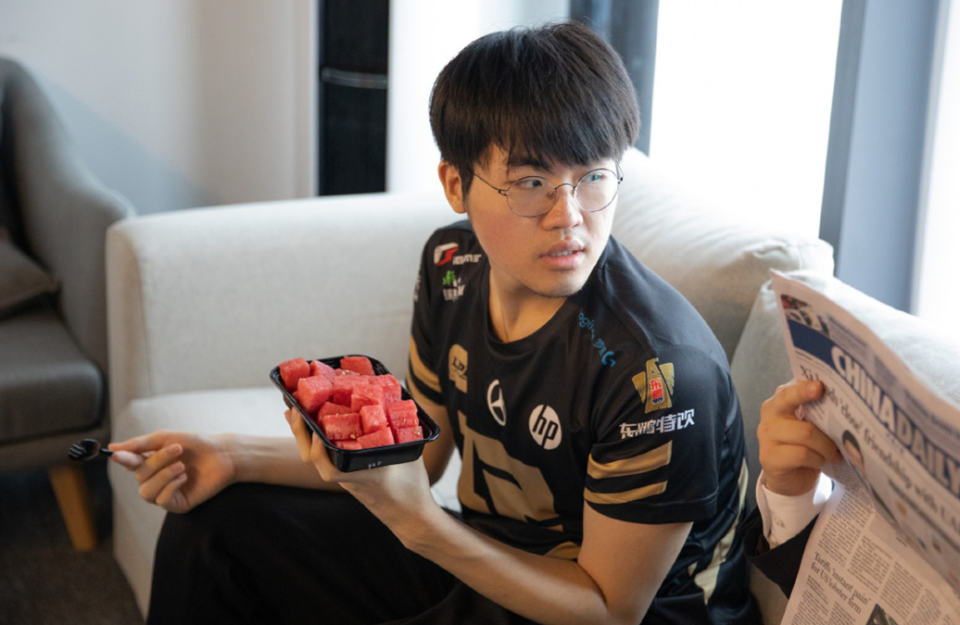 开云体育中国-BLG力克RNG，Caps开启传奇时刻入围赛3:0（首尔）