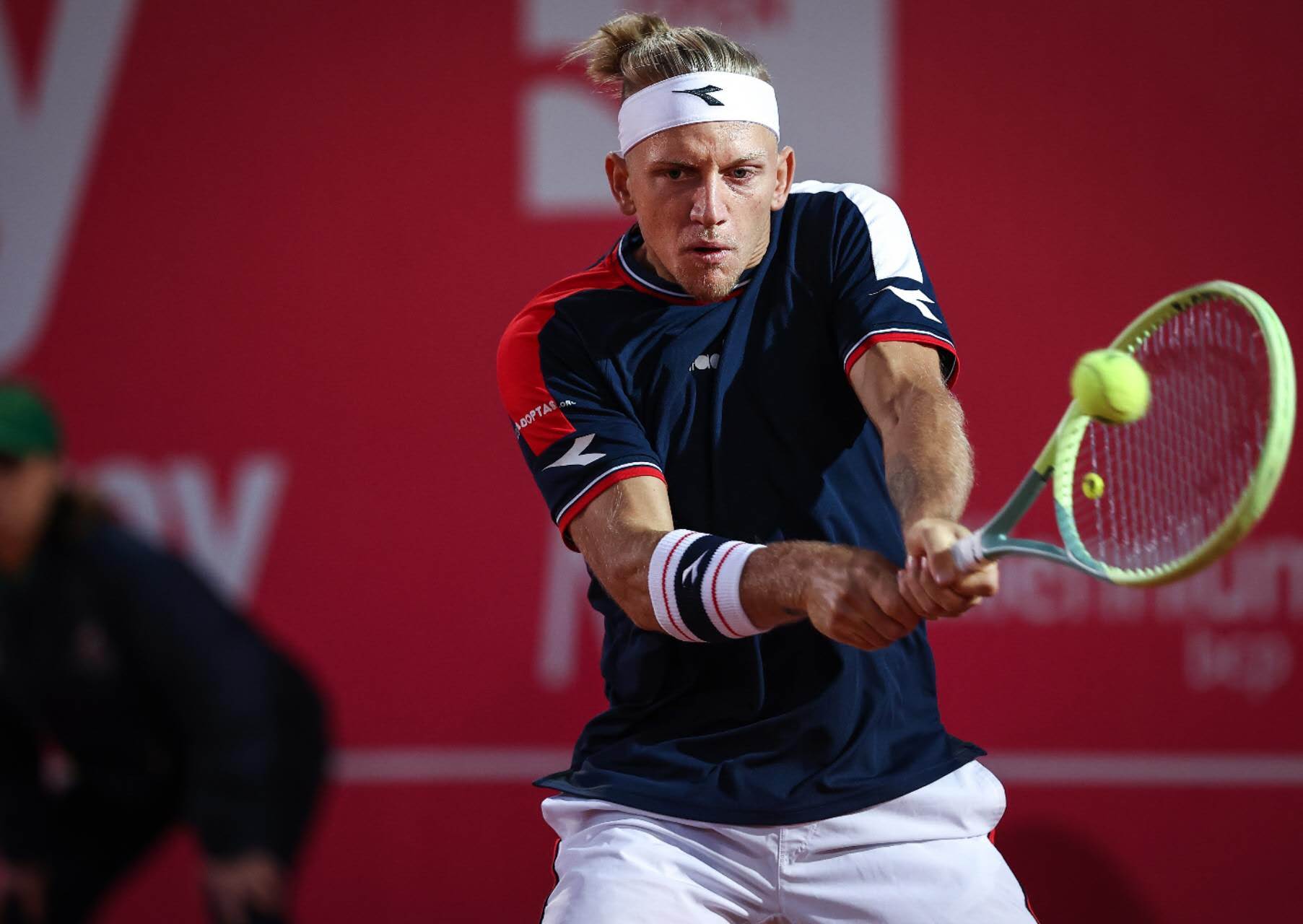 西班牙选手以绝对领先夺得金牌