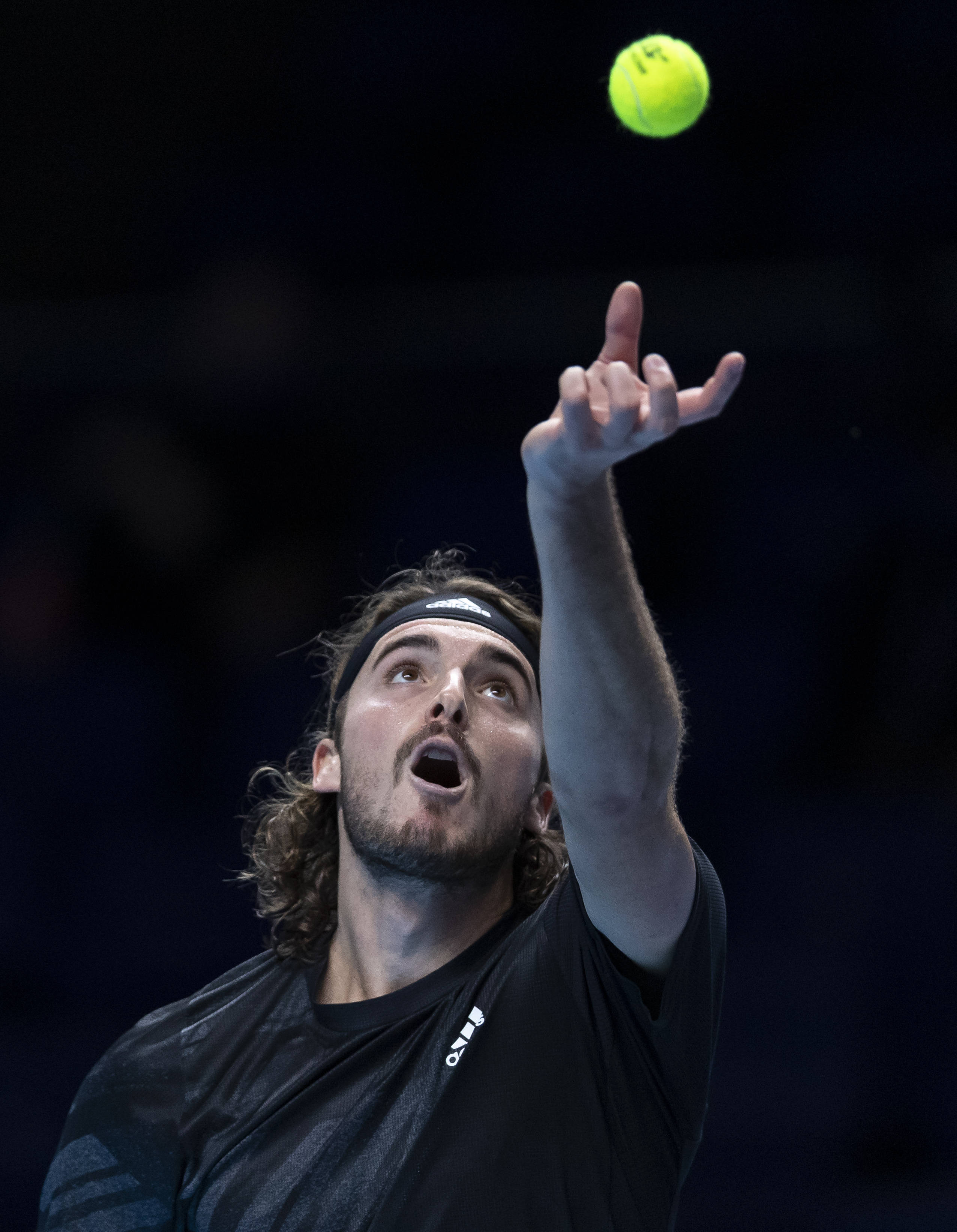 开云体育入口-日本网球队爆冷美国网球队，西西帕斯爆发神勇的简单介绍