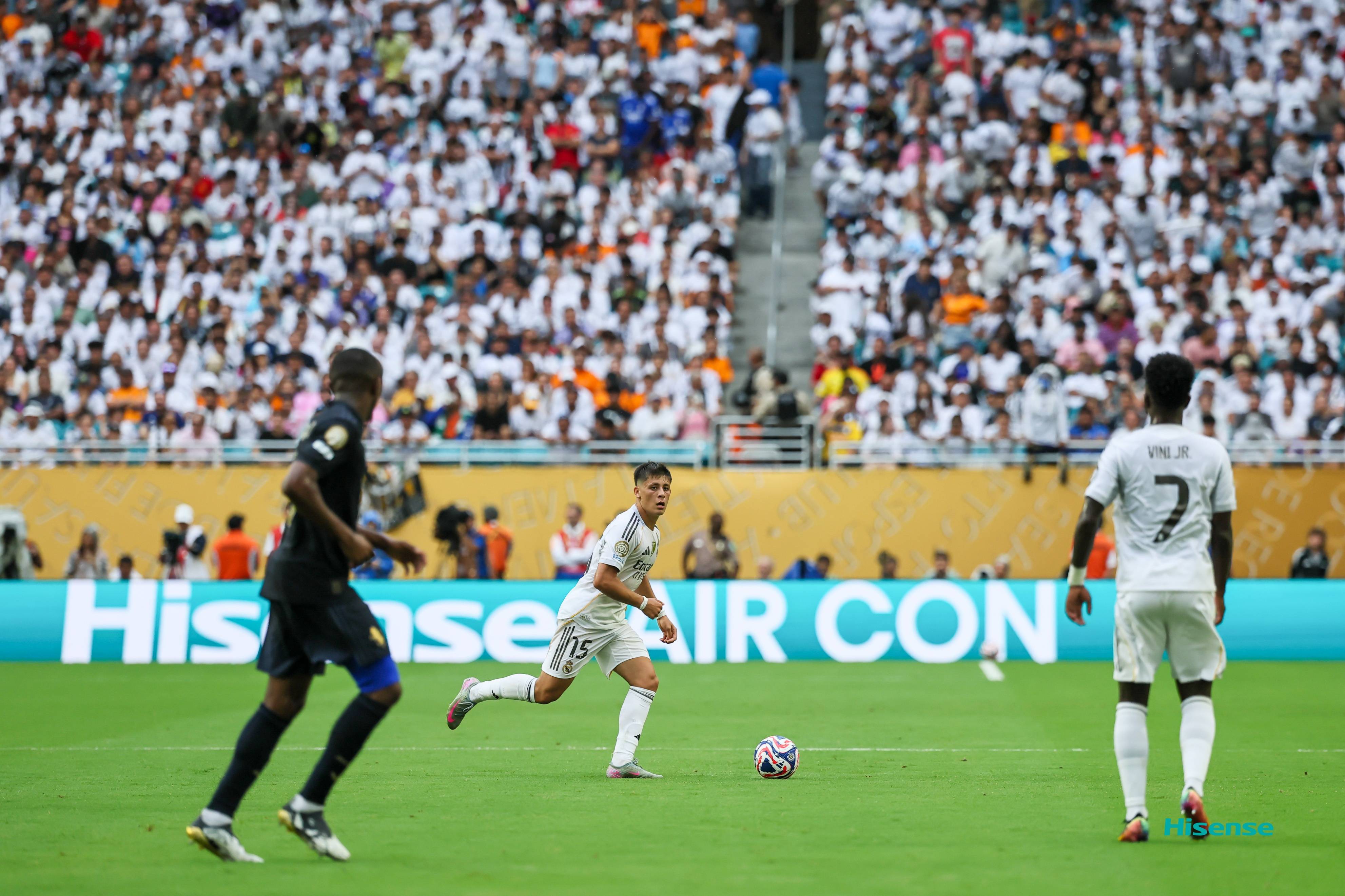 开云体育下载-尤文翻盘勒沃库森，库尔图瓦点燃赛场