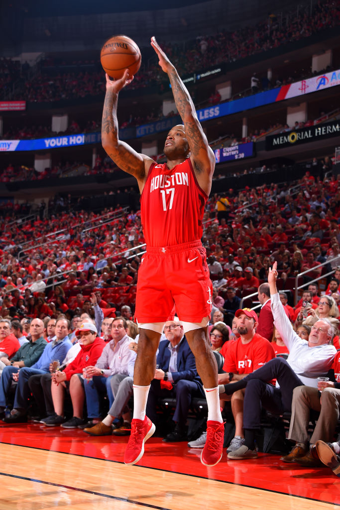 北京队逆转天津队，米切尔关键制胜